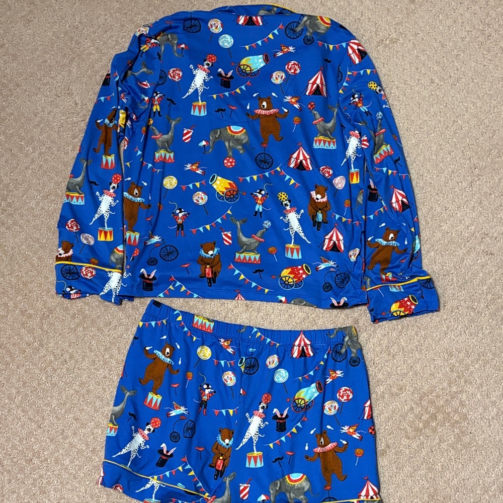 Vibrant Blue Circus Print Women's Pajama Set - Picture 3 of 9
